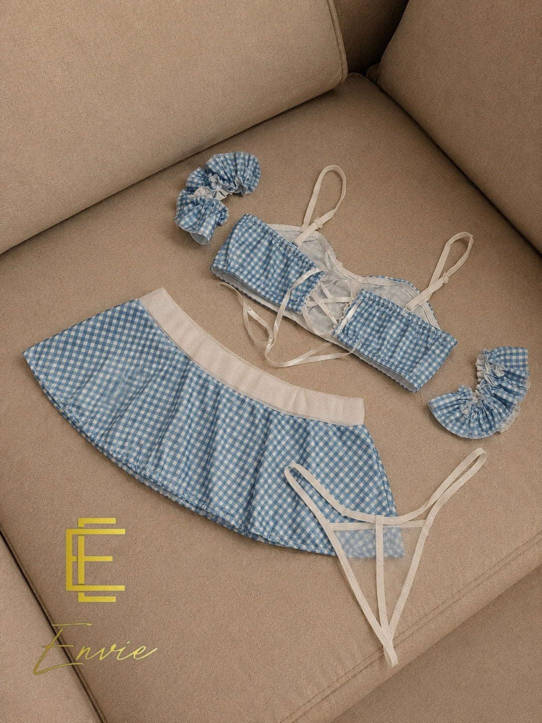 Cosplay maid servante tissu satin 4 pièces
