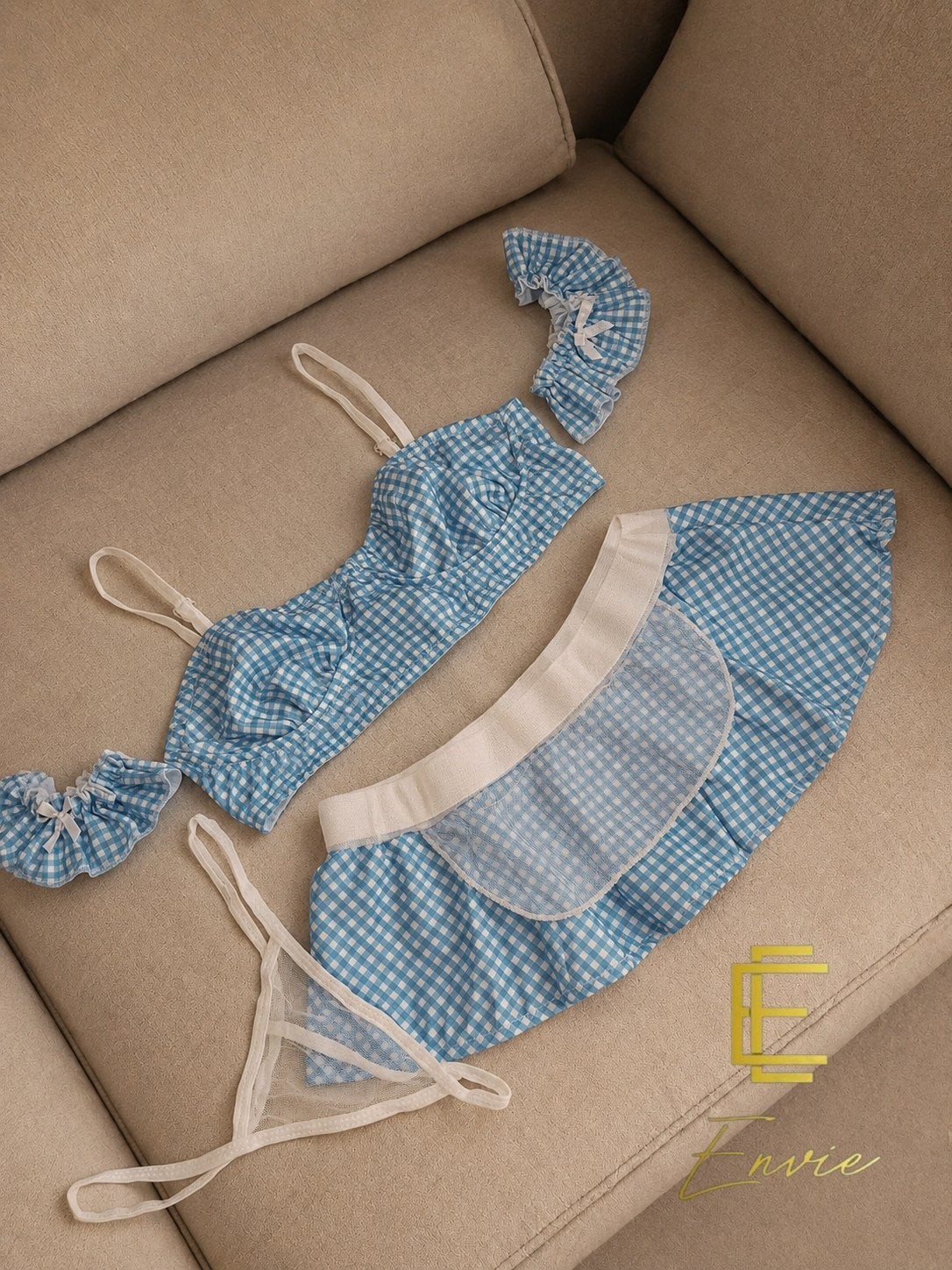 Cosplay maid servante tissu satin 4 pièces